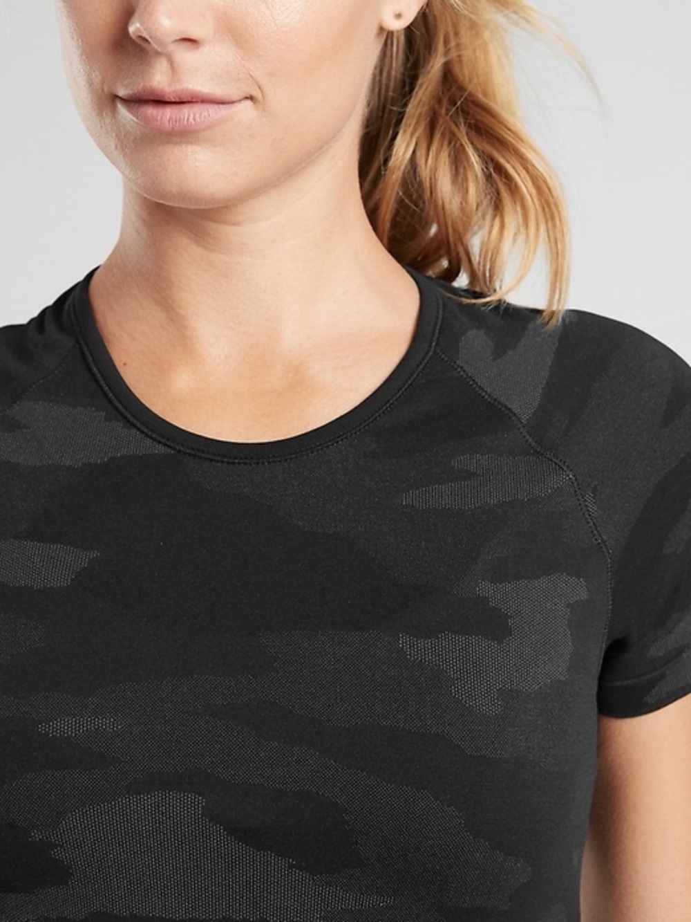 Women's Athletic Momentum T-Shirt Black Camo
